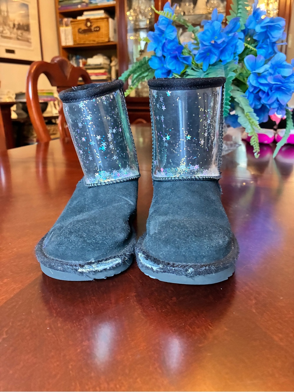 UGG Girls Classic II Clear Glitter Black Star Winter Boots Size 11 Toddler 🌟